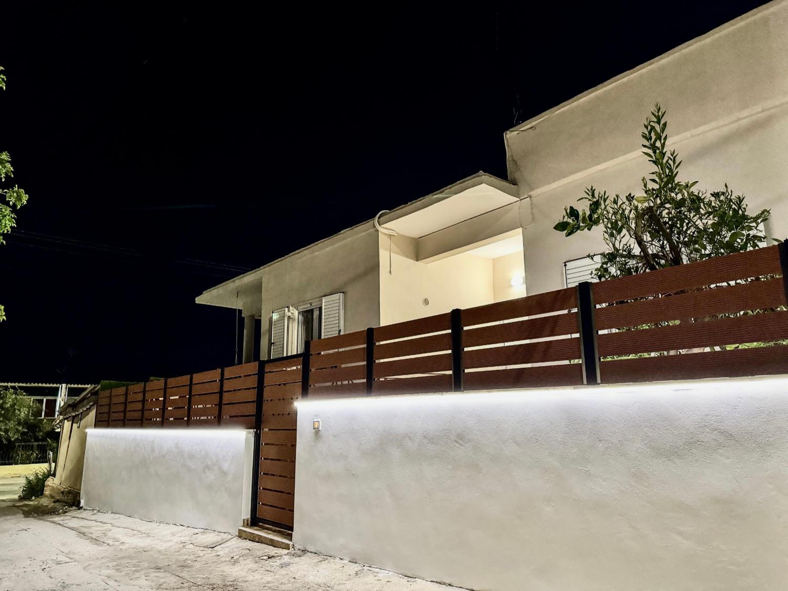 Alyki Salamina House