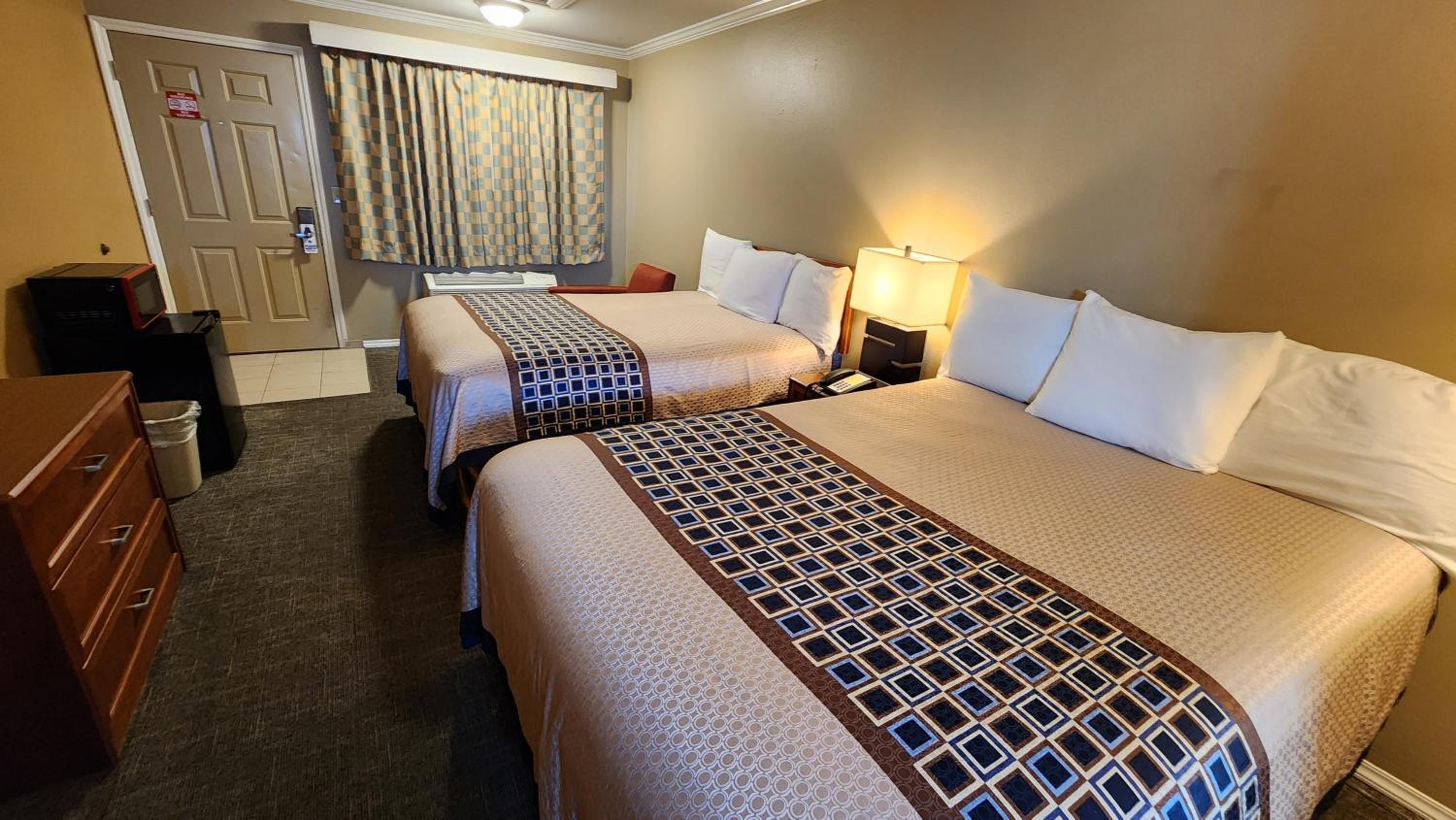 Welcome Everett Inn
