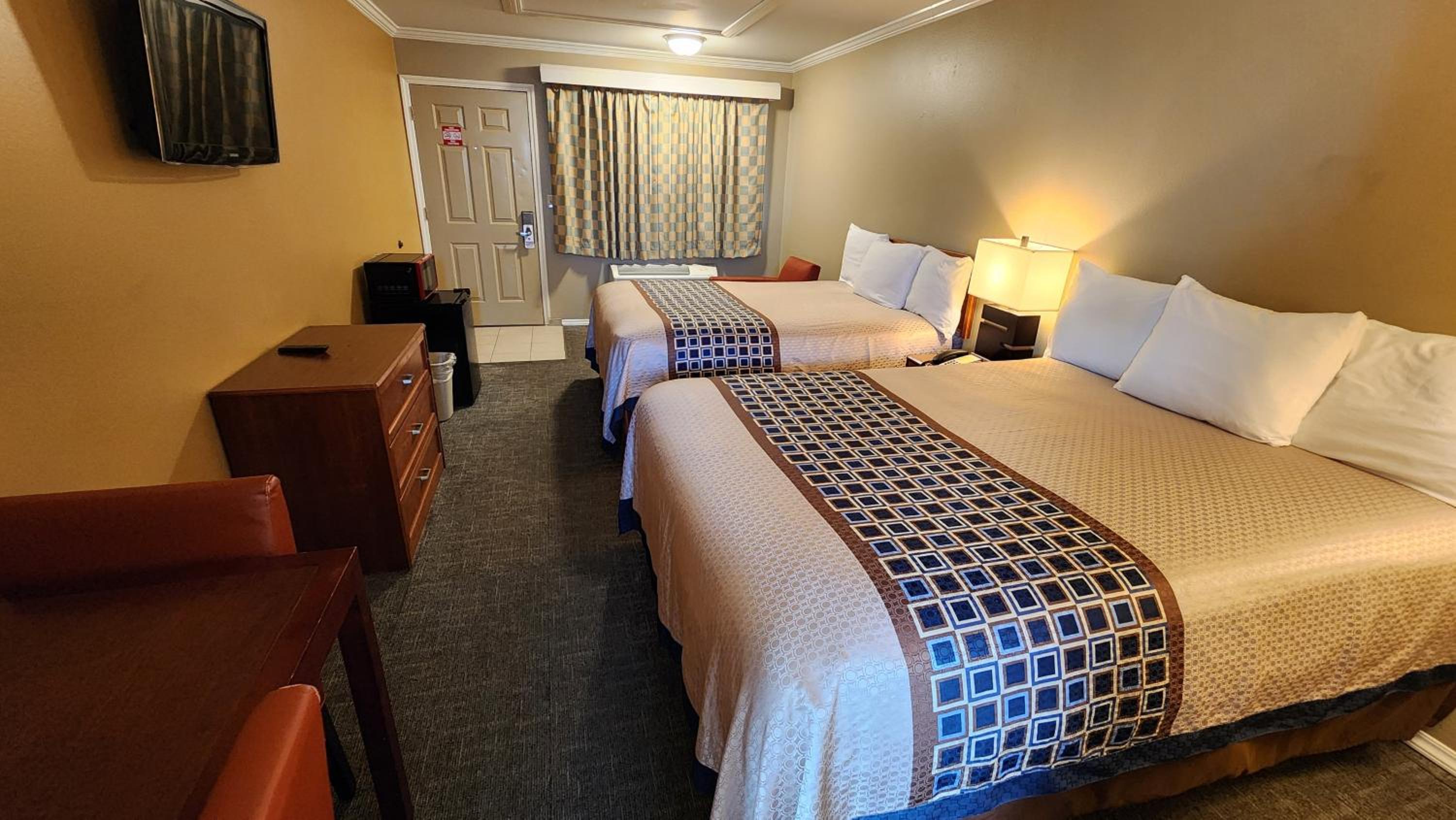 Welcome Everett Inn