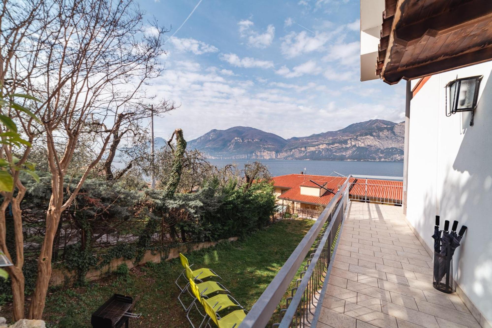 Villa Bianca by GardaDoma view 2