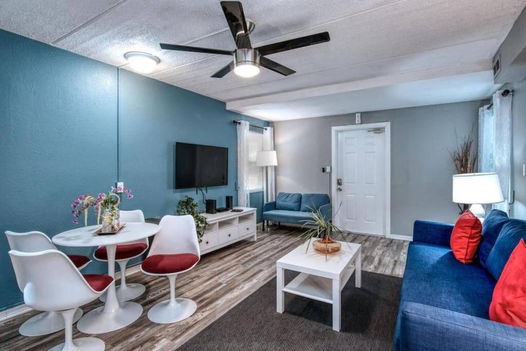 Sunset Beach Suites at Madeira Beach! Pet Friendly Beach Getaway!- Suite 1 view 4