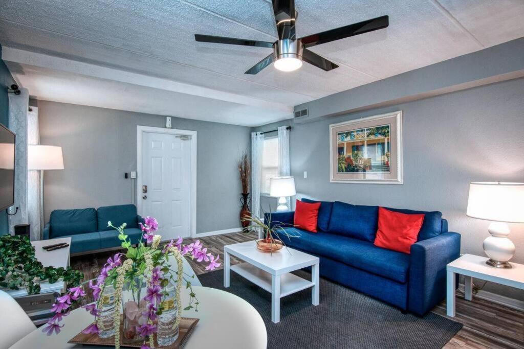 Sunset Beach Suites at Madeira Beach! Pet Friendly Beach Getaway!- Suite 1 view 2