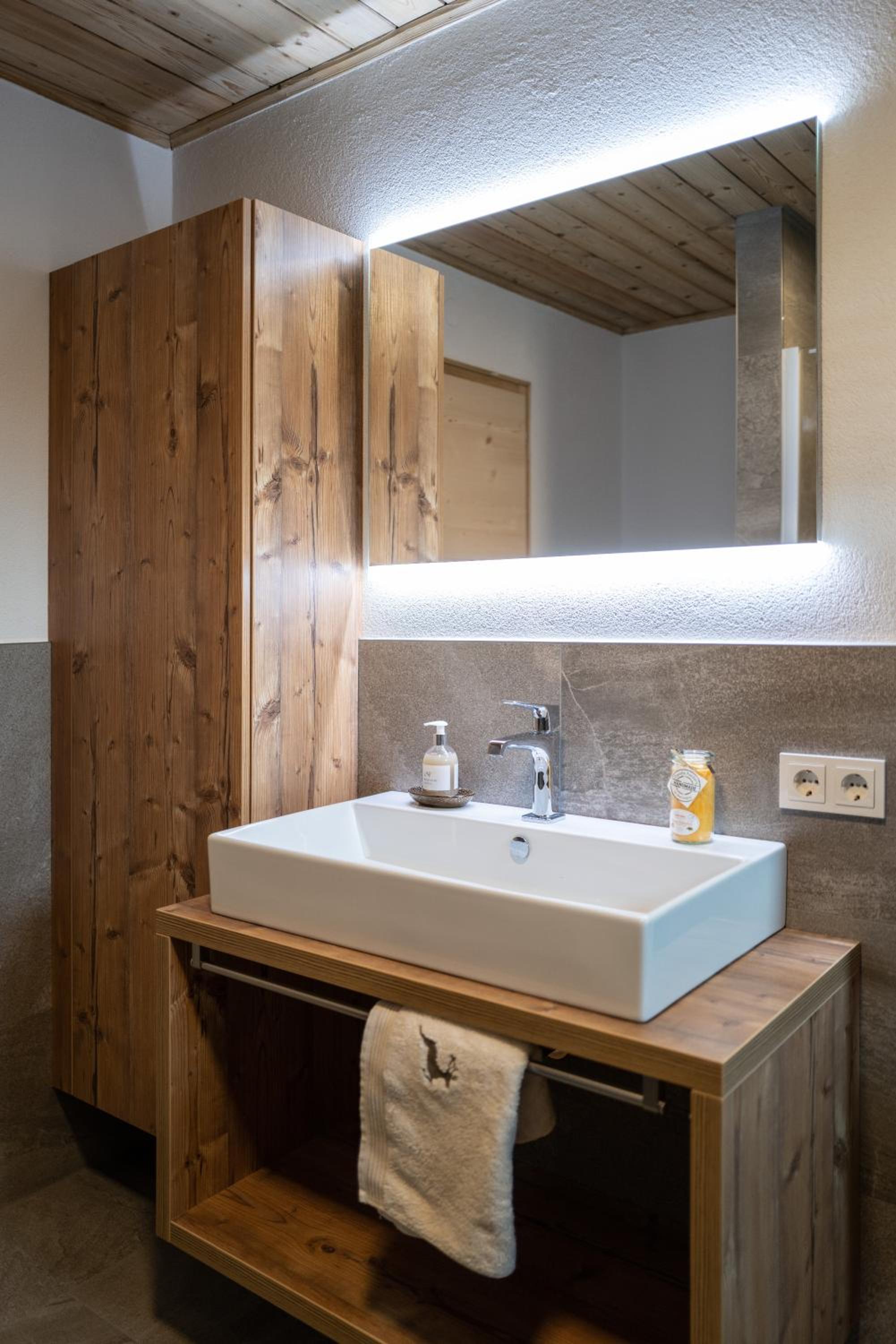 Luxury Eco-Chalet Pino Achensee - hike, bike, ski for 6 or more