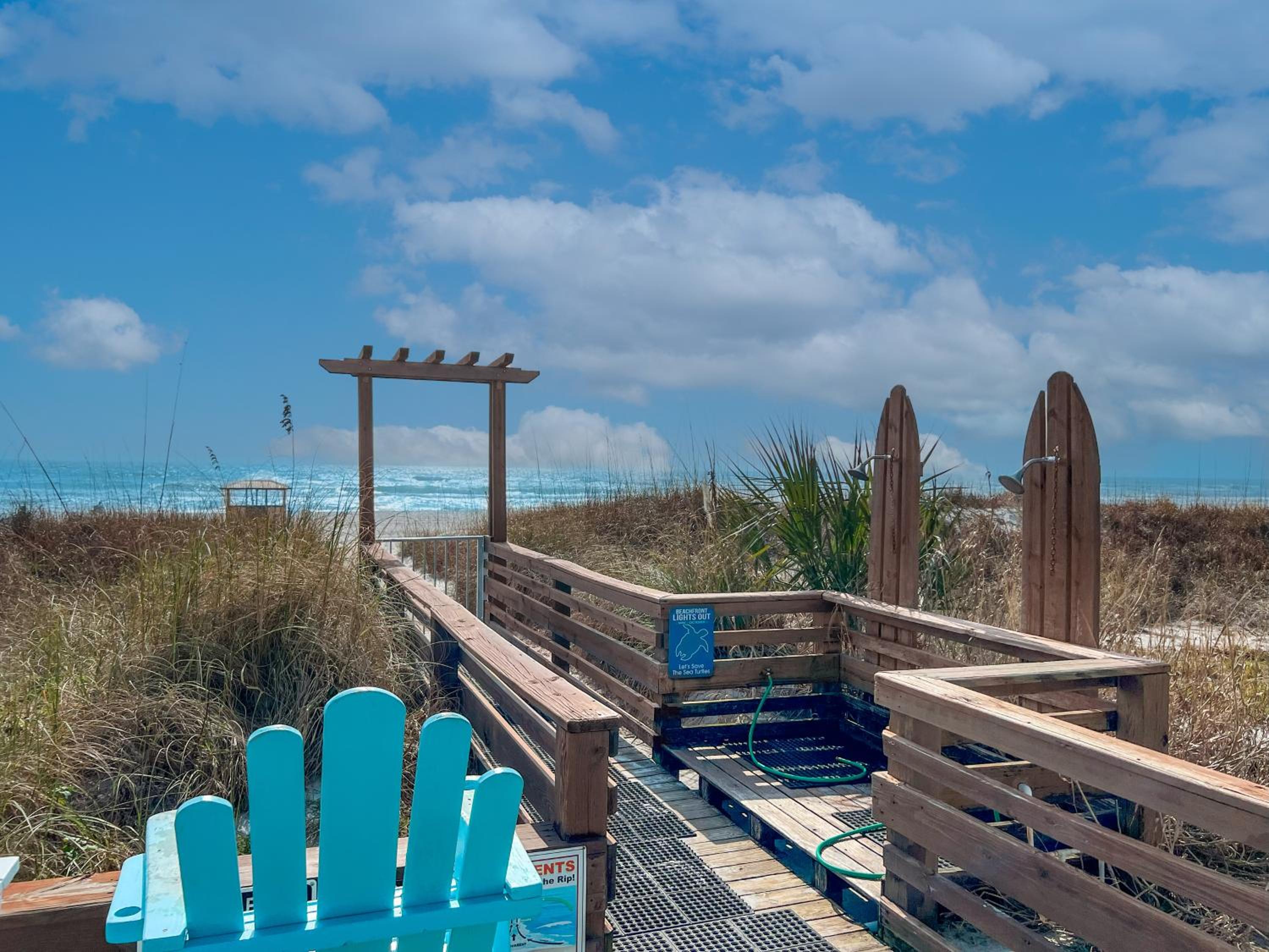 Beachfront Studio - Perfect Location - Free Beach Chairs - Top of the Gulf 305 view 5