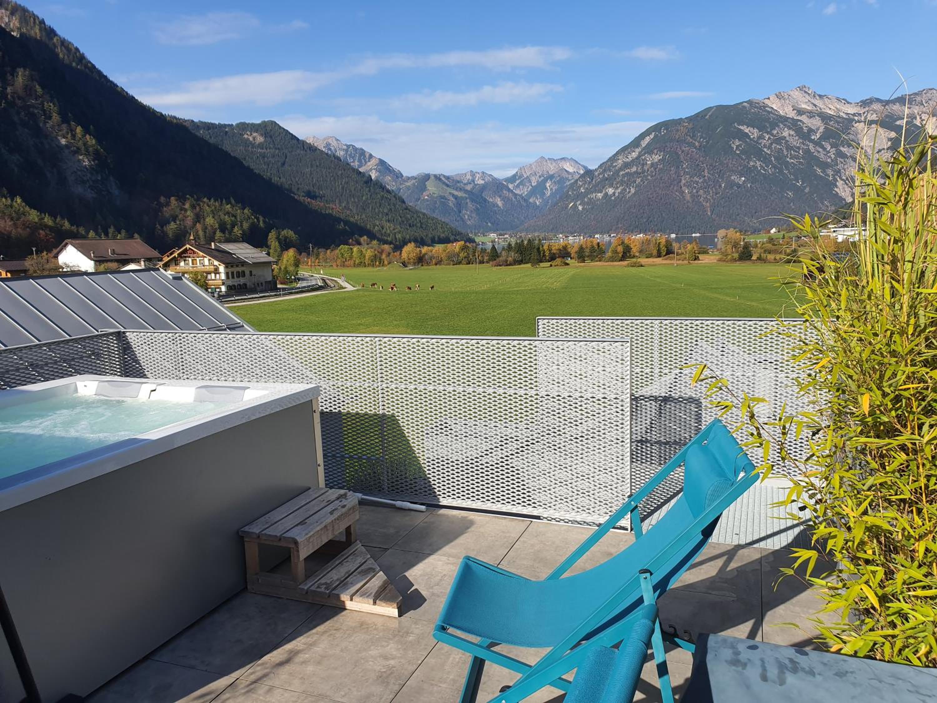 TIROLER TRIS modern villa 10 beds