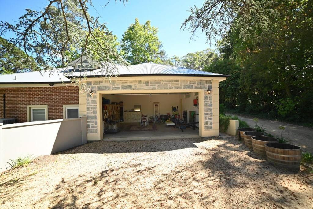 Stunning Crafers Villa amongst the beautiful hills