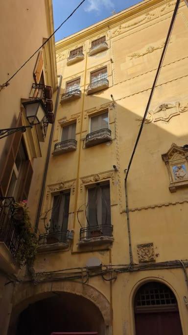 A balcon on the plaza view 2