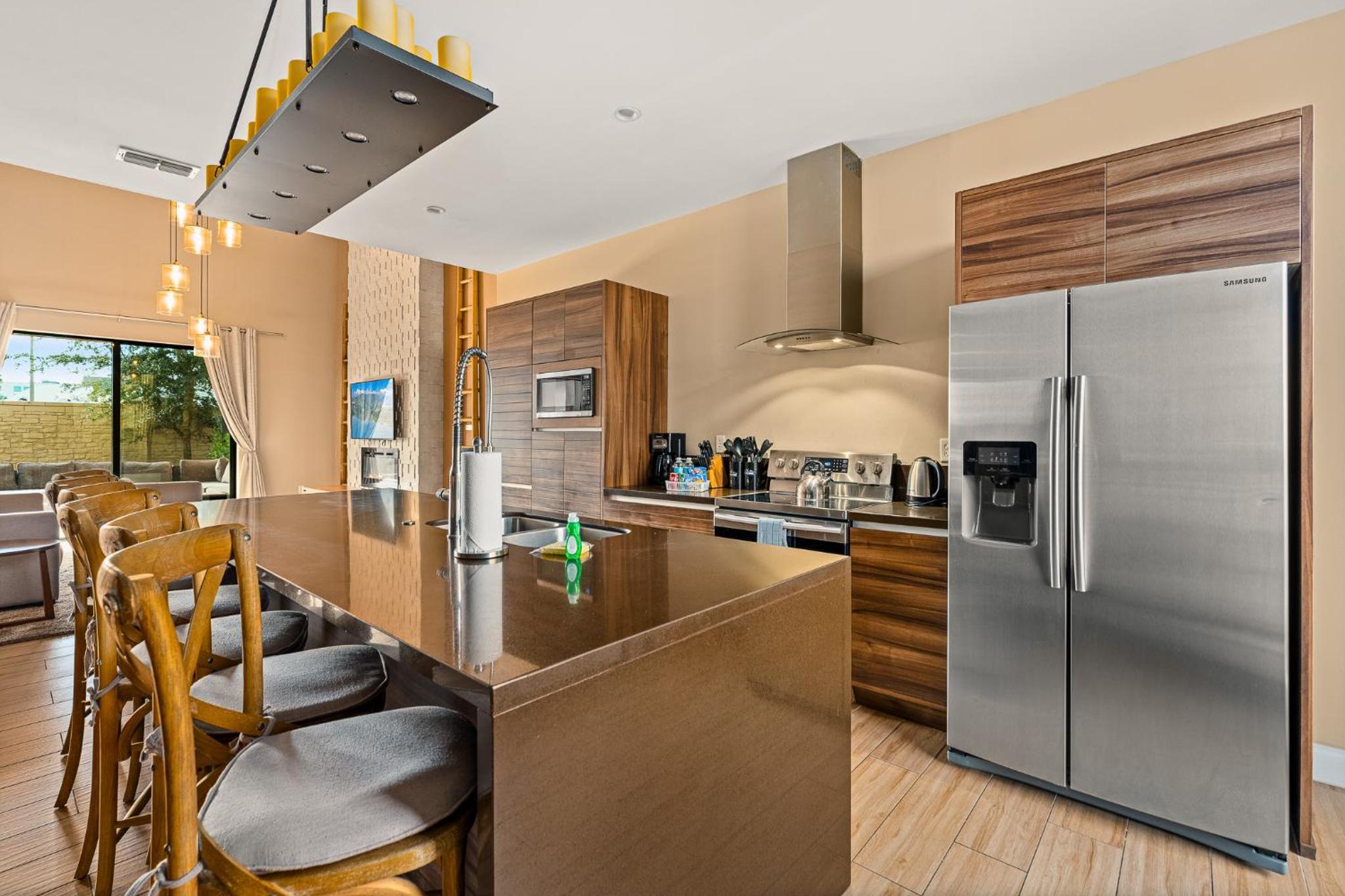 Outdoor Kitchen + 8 Min to Disney + Resort Cabanas