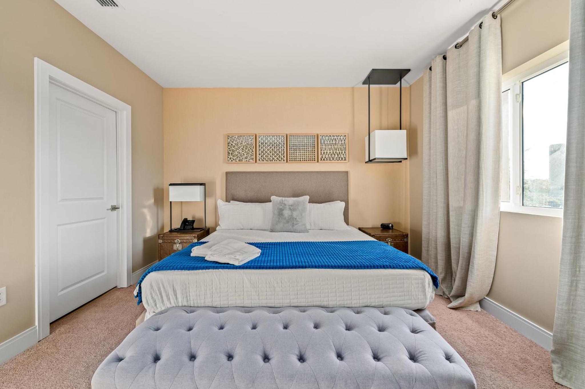 Outdoor Kitchen + 8 Min to Disney + Resort Cabanas