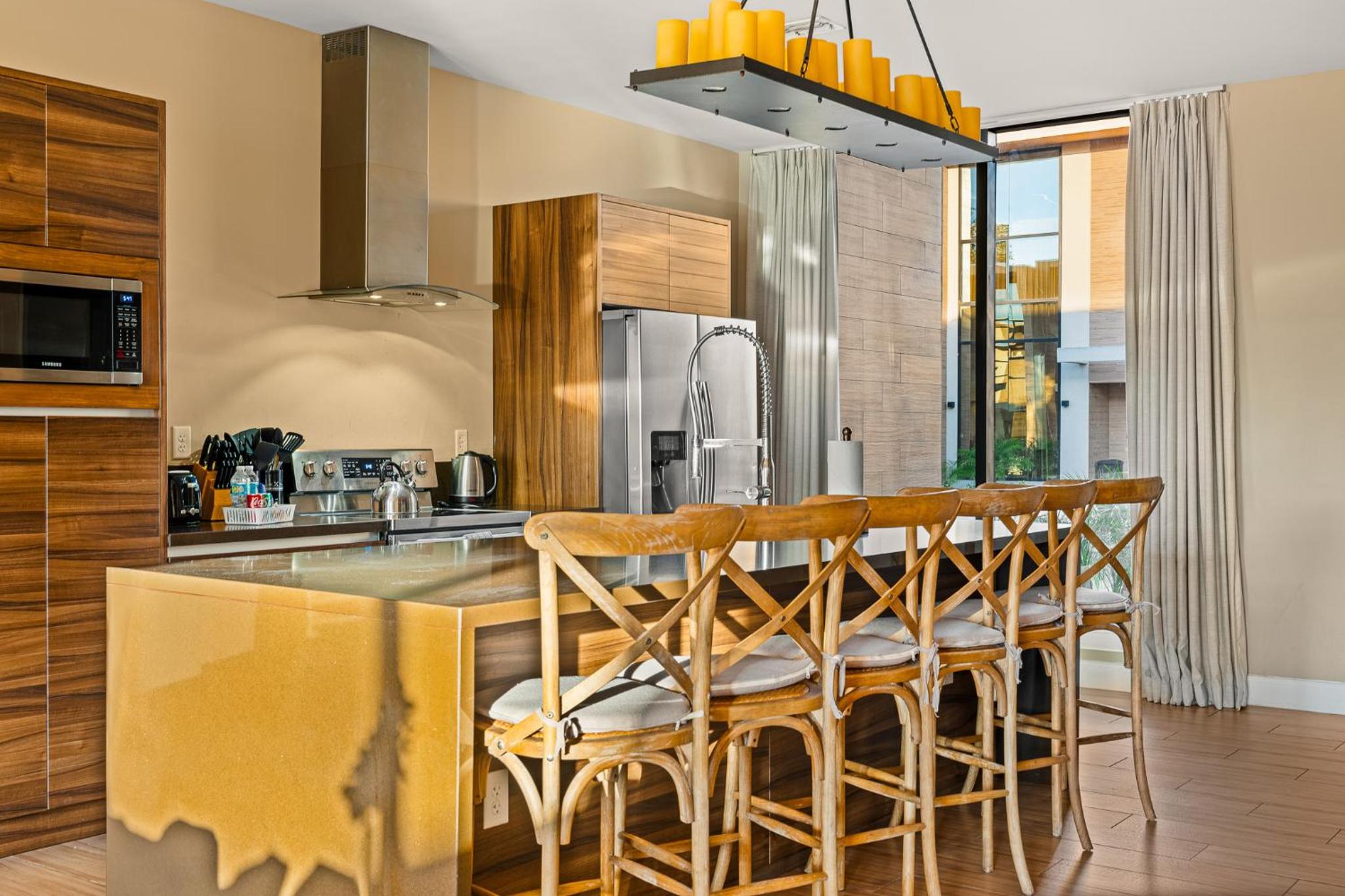 Outdoor Kitchen + 8 Min to Disney + Resort Cabanas