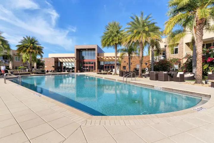 Outdoor Kitchen + 8 Min to Disney + Resort Cabanas