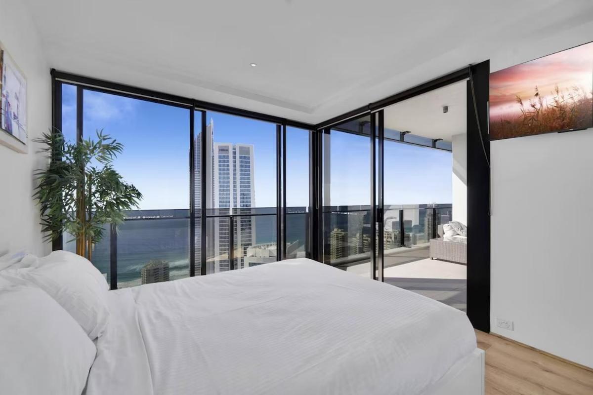 Level 47 Sky High 2BR Ocean View Apartment