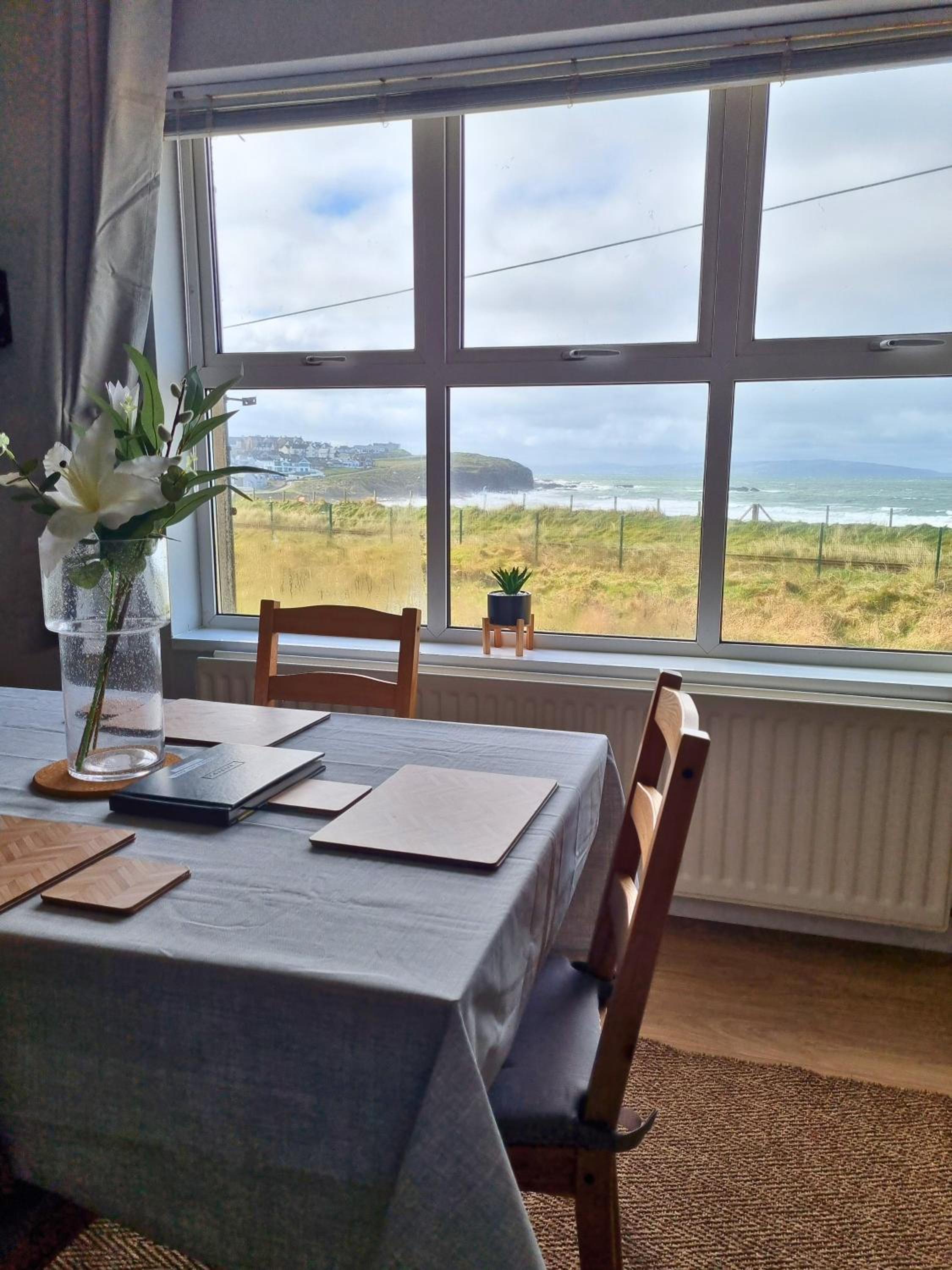 Panoramic Sea View Beach Apartment - Dunluce Park 6, photo 15