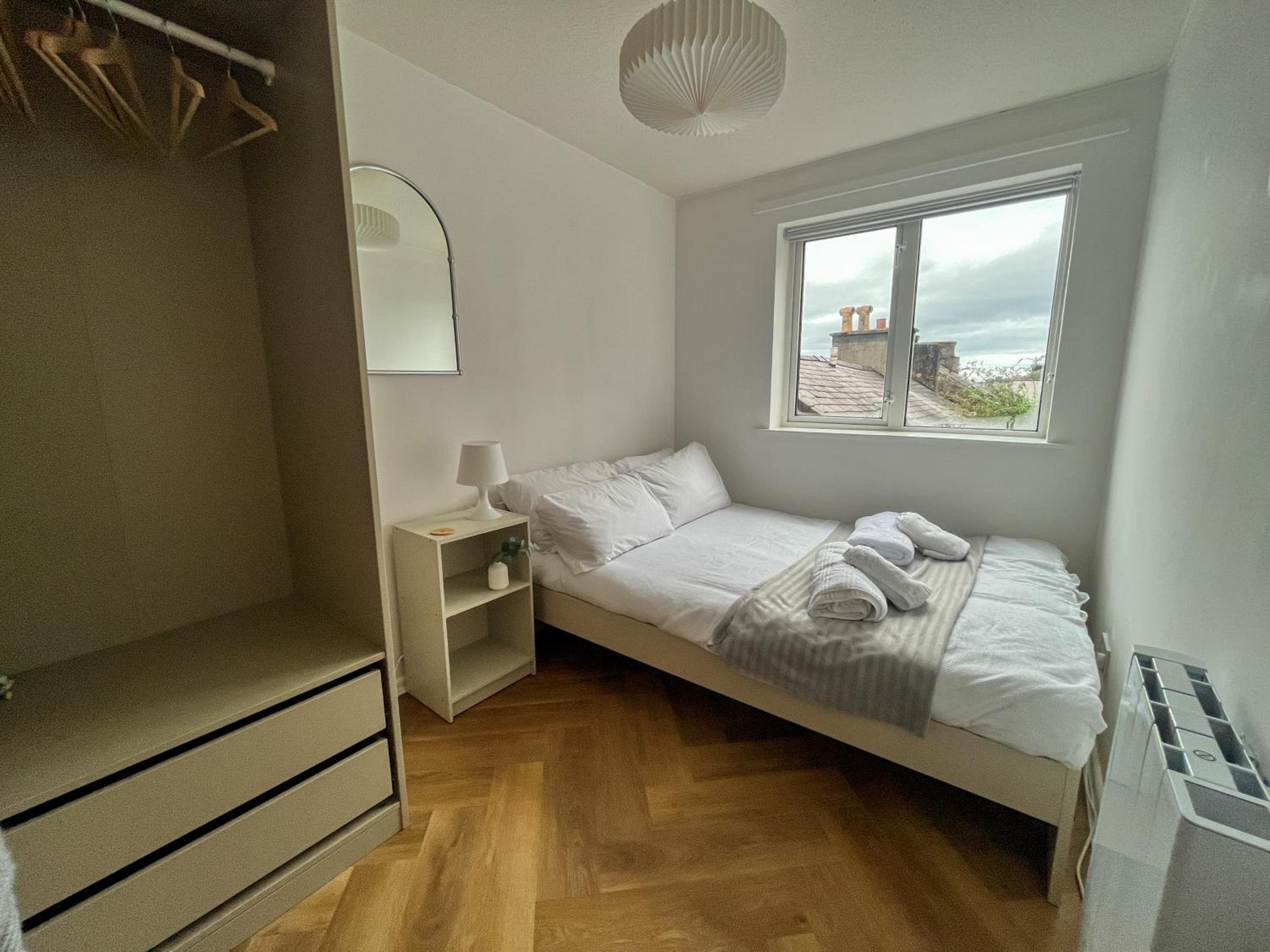 Stunning Central Flat w/ Parking