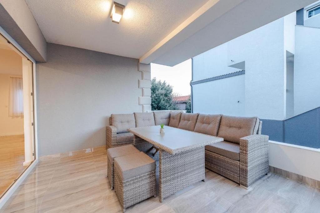 LUXURY MANDRE HOUSE view 2