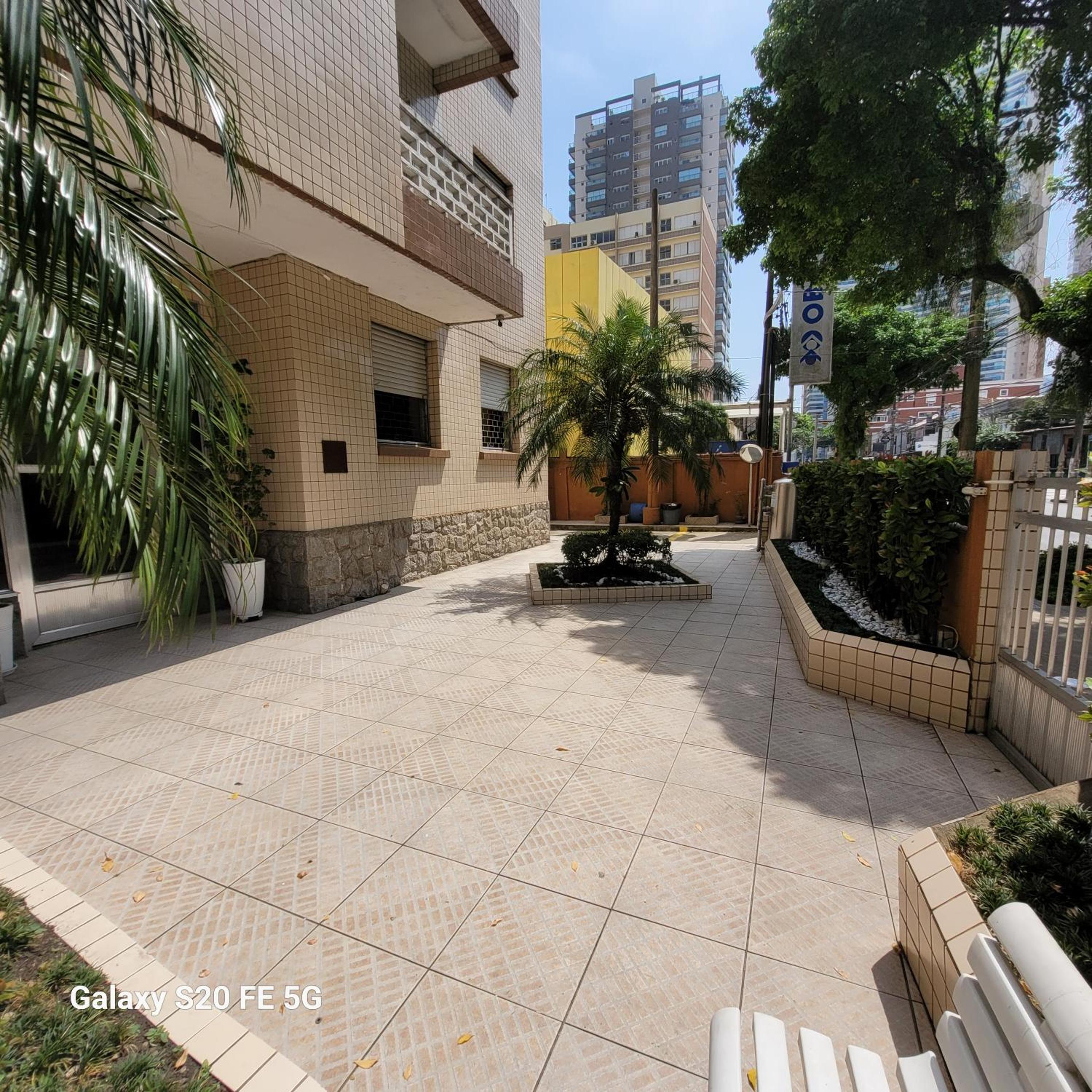 Apto no Embaré pé na areia