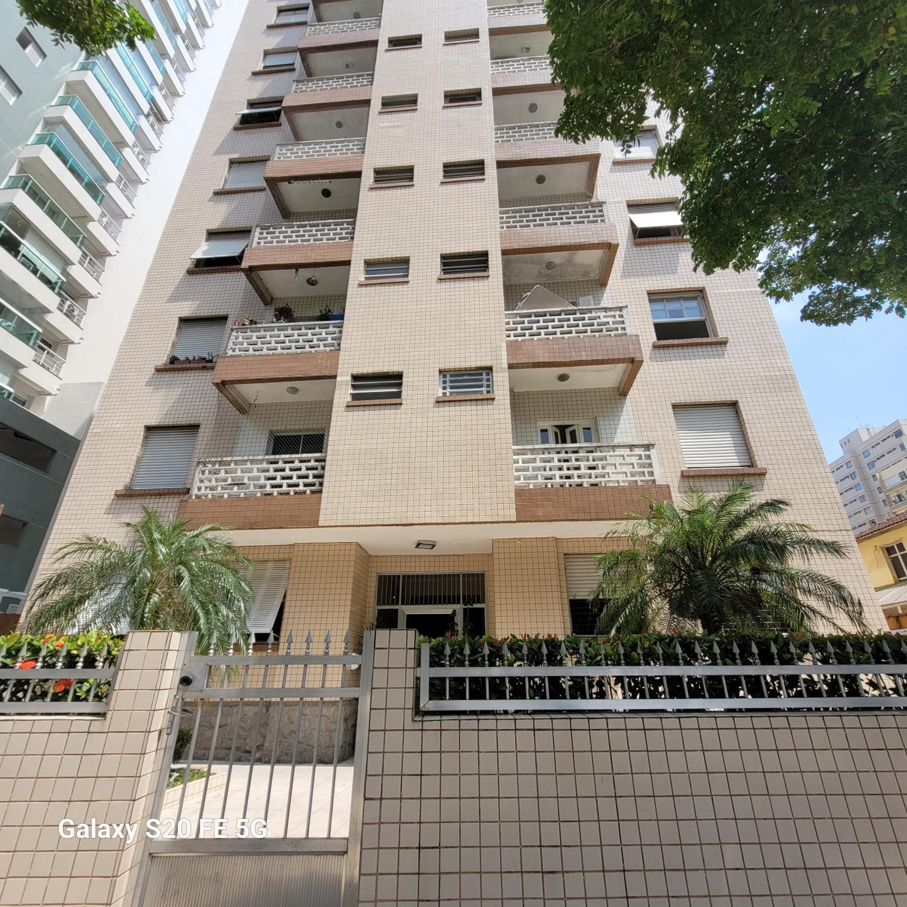 Apto no Embaré pé na areia