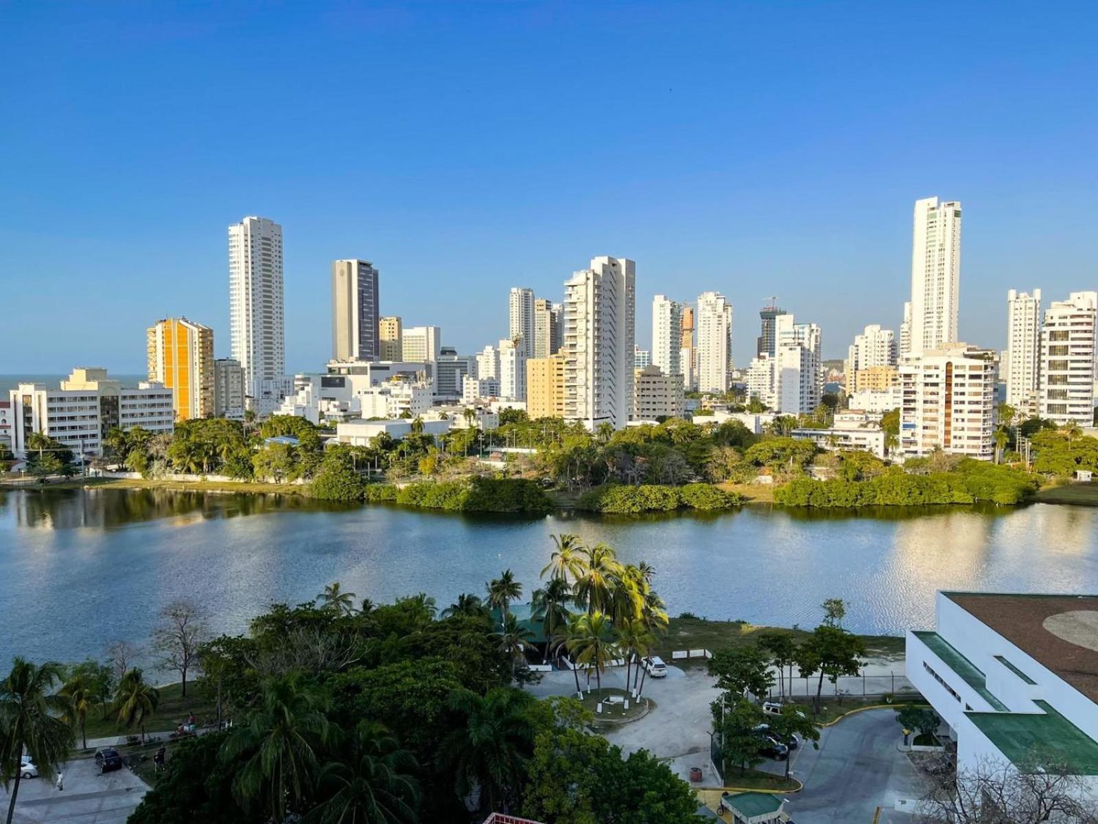 Apartamento con hermosa vista al mar y al lago