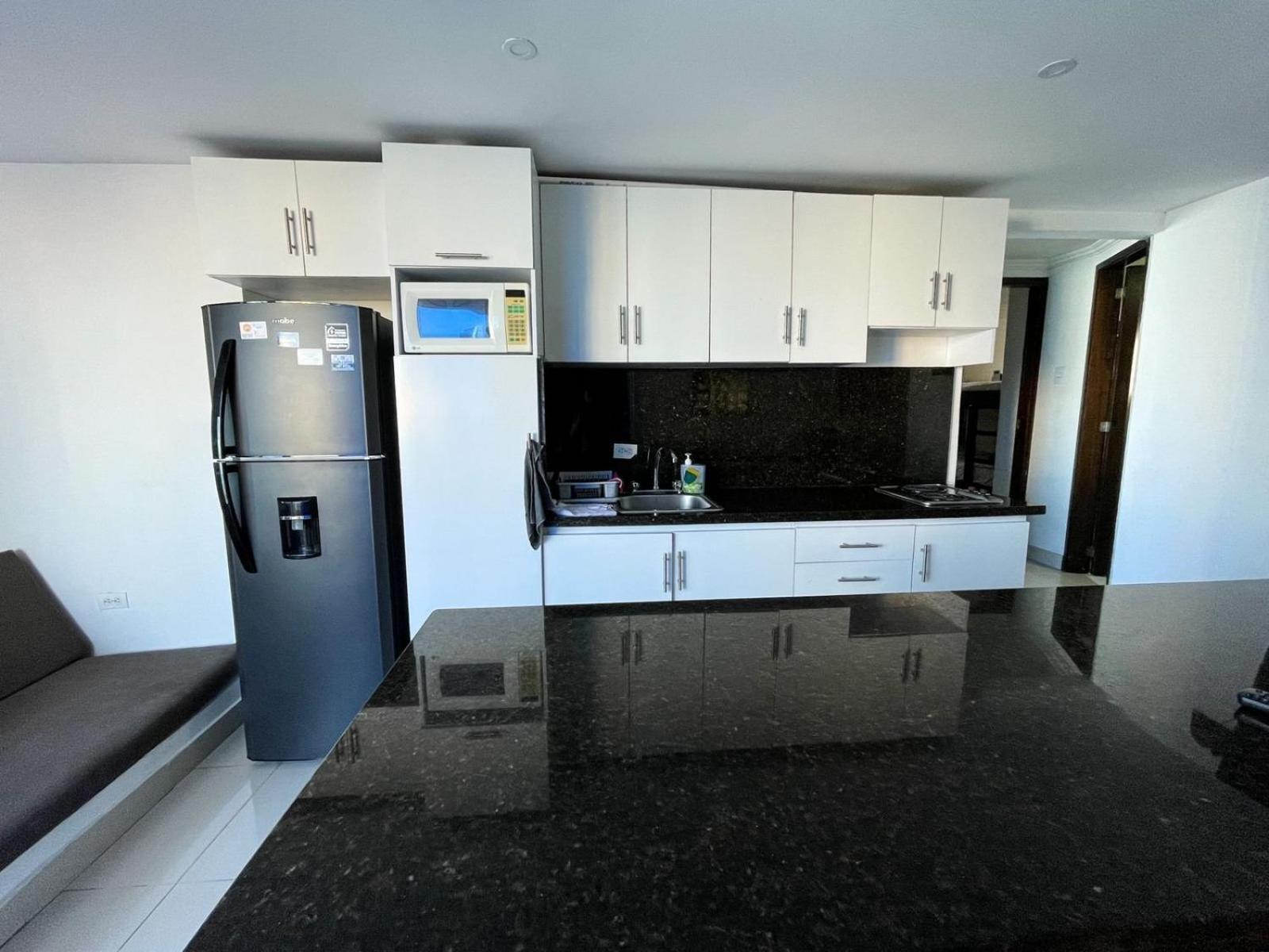 Apartamento con hermosa vista al mar y al lago