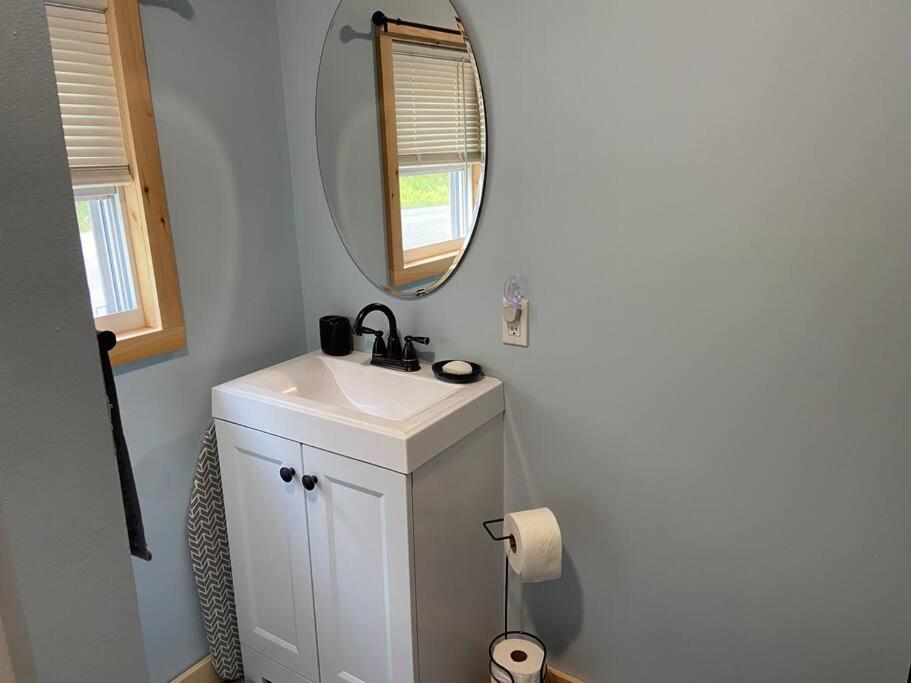 Cedar Creek! Privacy, quick walk to the beach view 4