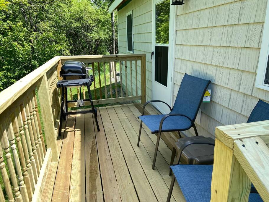 Cedar Creek! Privacy, quick walk to the beach view 5