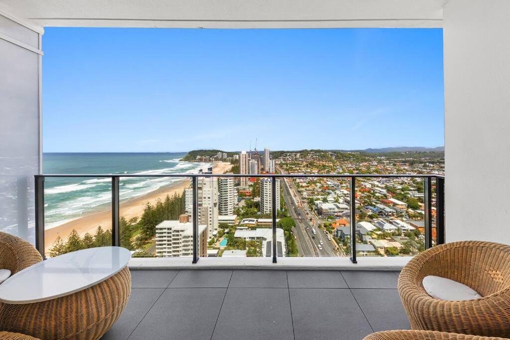 Breathtaking Penthouse Paradise Ocean views Pool
