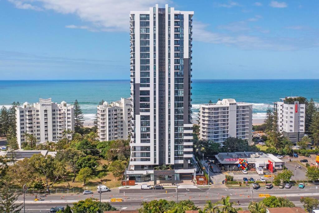 Breathtaking Penthouse Paradise Ocean views Pool