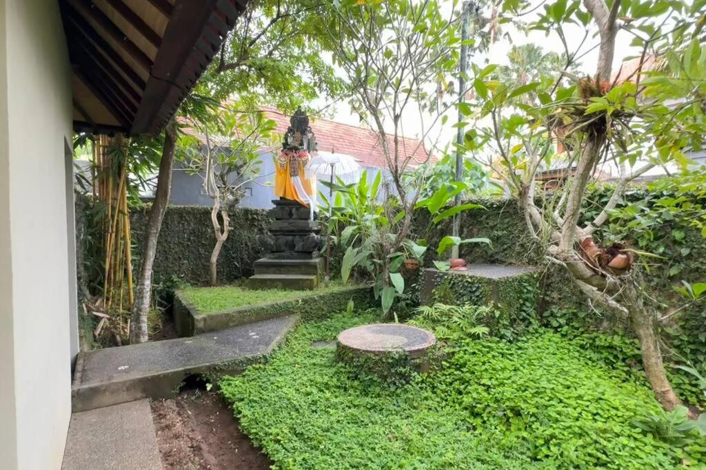 Ubud One-Bedroom Private Pool Villa Giri view 3