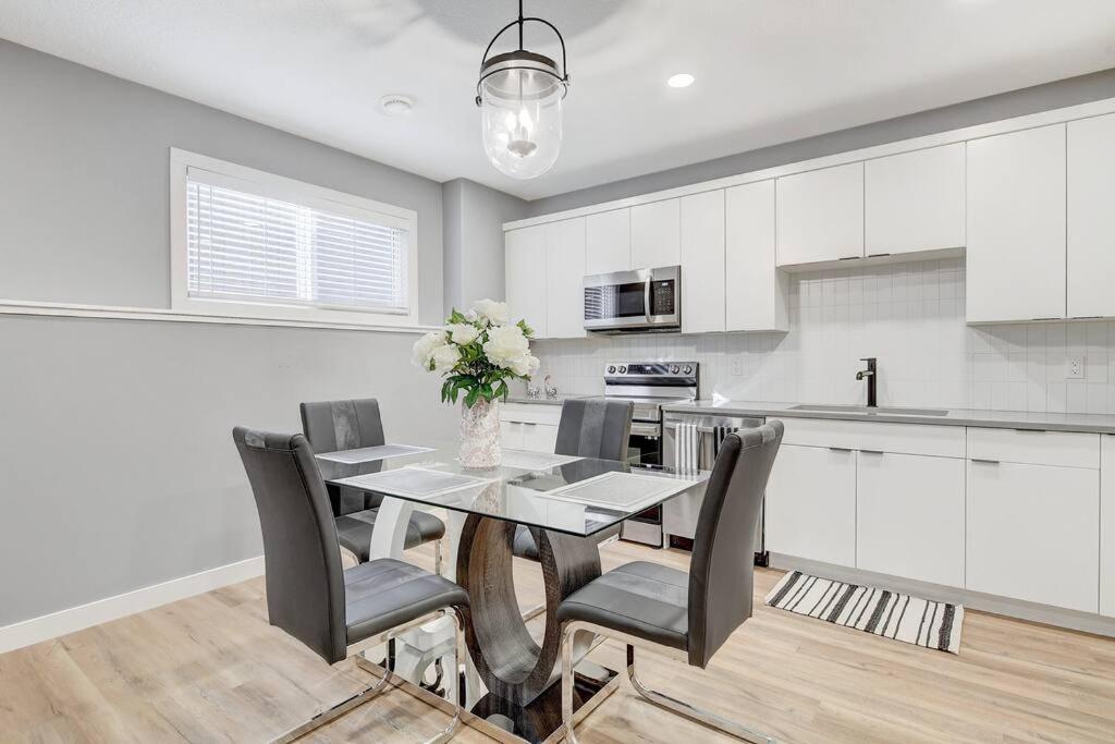 Brand New Modern Escape