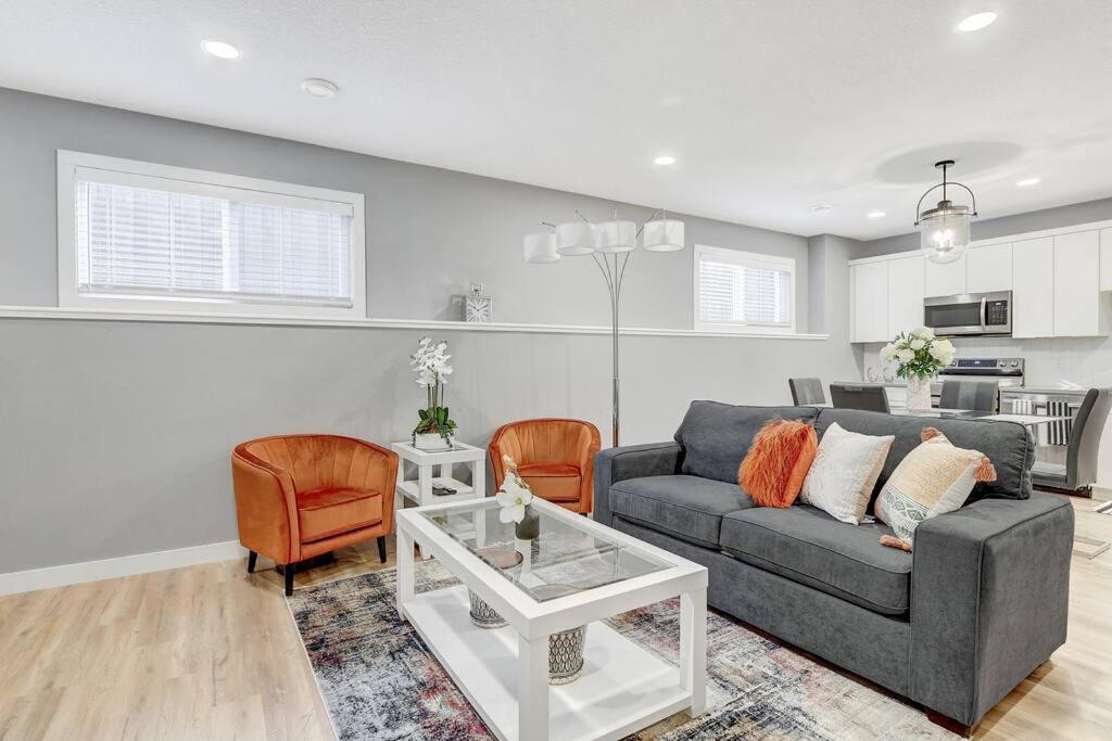 Brand New Modern Escape