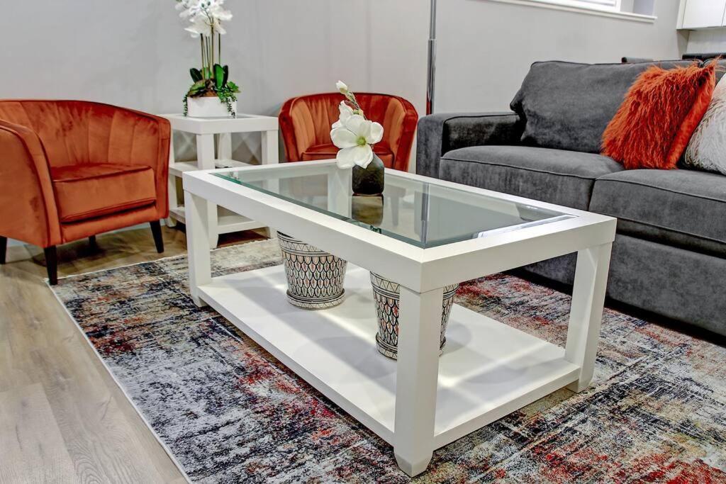 Brand New Modern Escape
