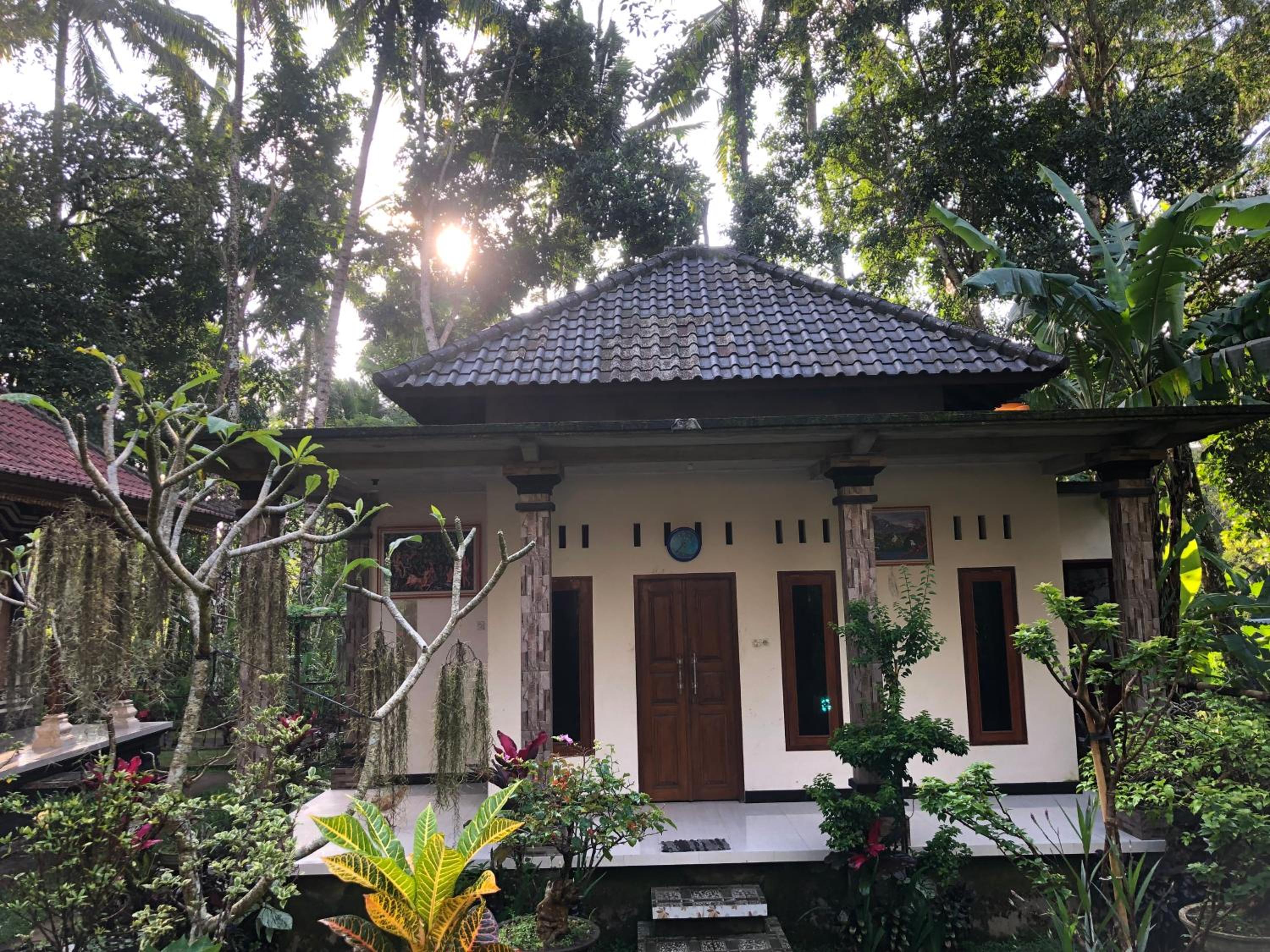 BELIMBING HOMESTAY