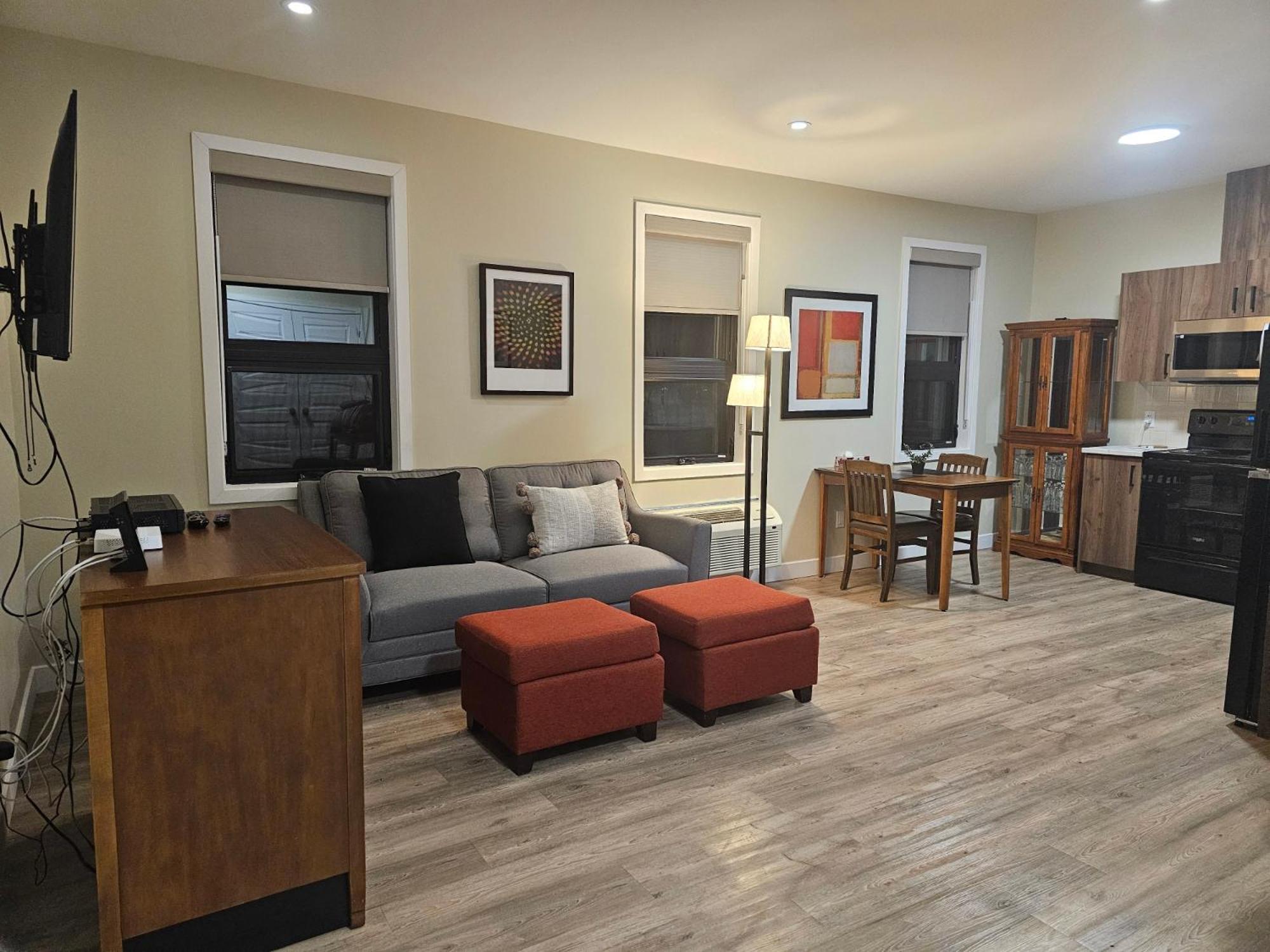 Spacious 2 Bedroom Loft Apt #7
