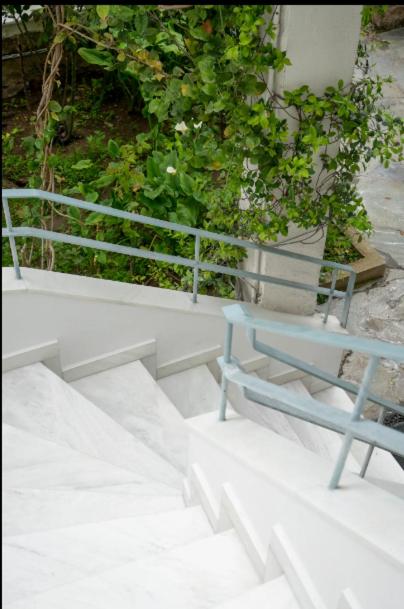ATHENS CLASSIC LUXURY APARTMENT, 3 km form Acropoli, 5km from the Beach