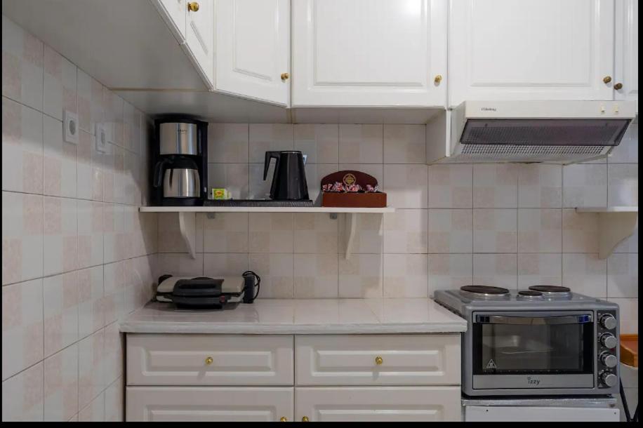 ATHENS CLASSIC LUXURY APARTMENT, 3 km form Acropoli, 5km from the Beach
