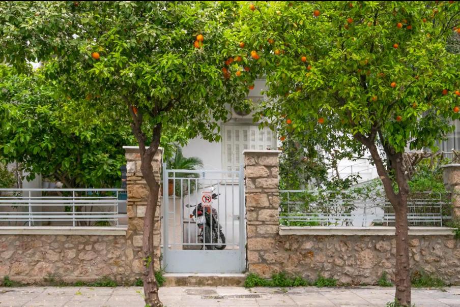 ATHENS CLASSIC LUXURY APARTMENT, 3 km form Acropoli, 5km from the Beach