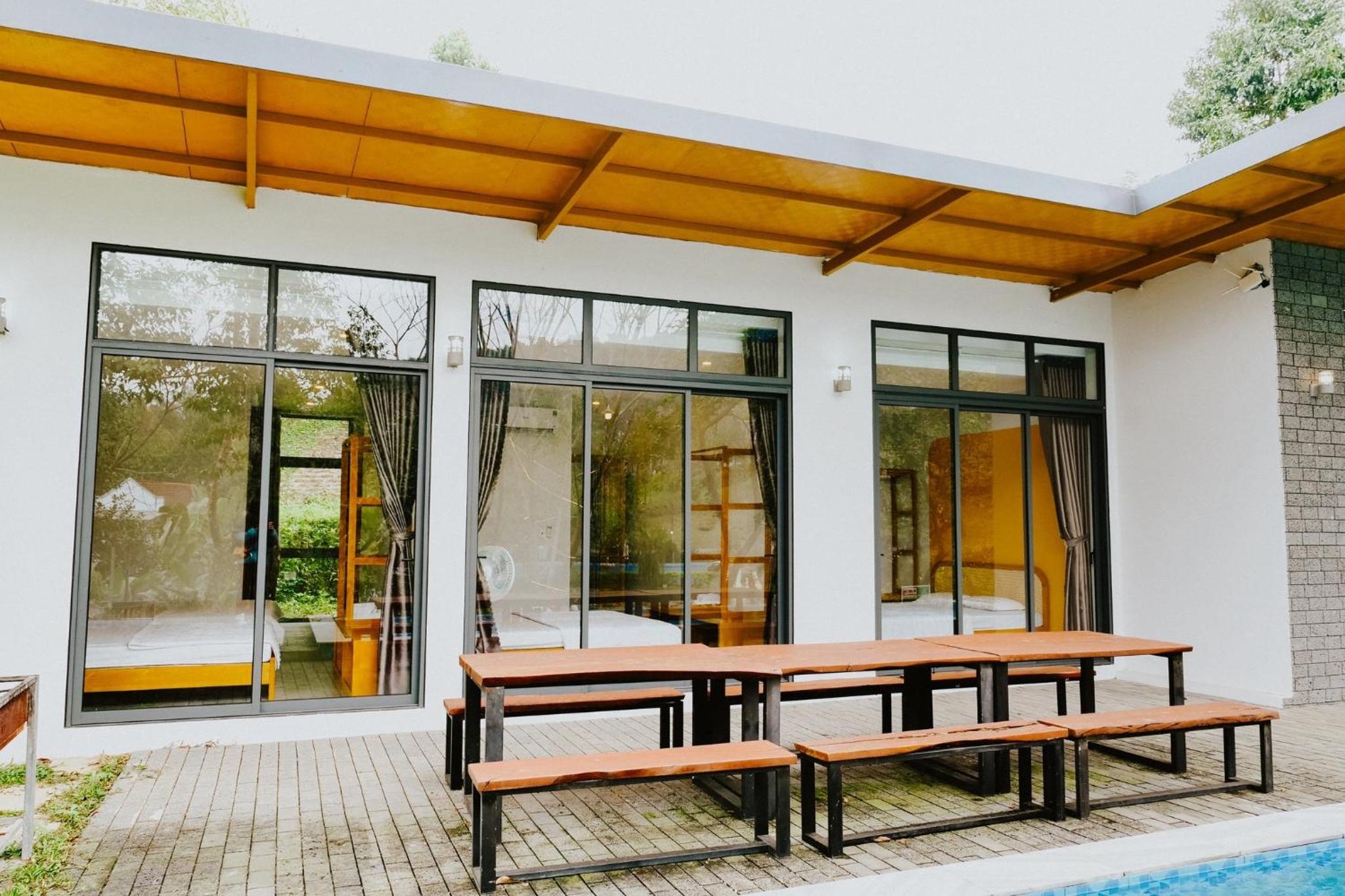 DC Green Villa & Resort Bavi - private pool and Mountain view
