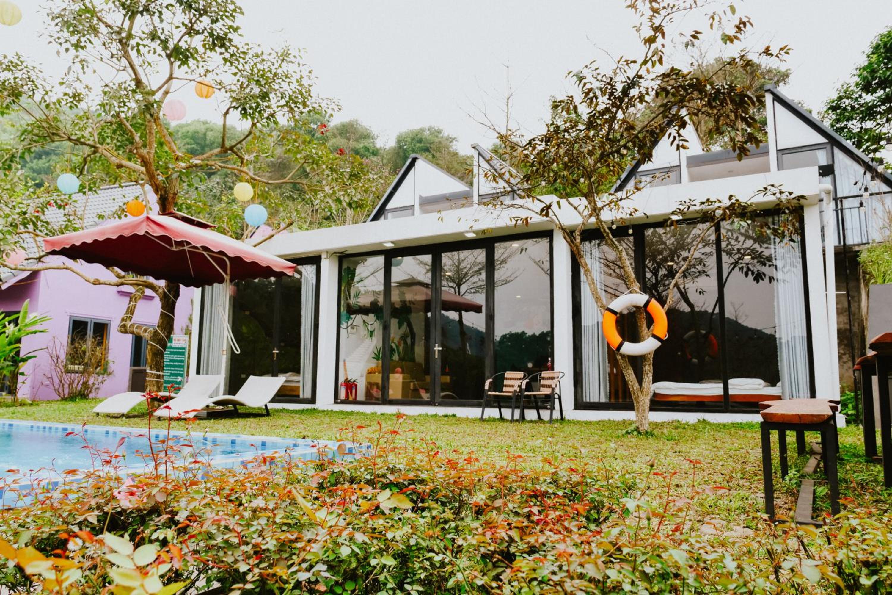 DC Green Villa & Resort Bavi - private pool and Mountain view