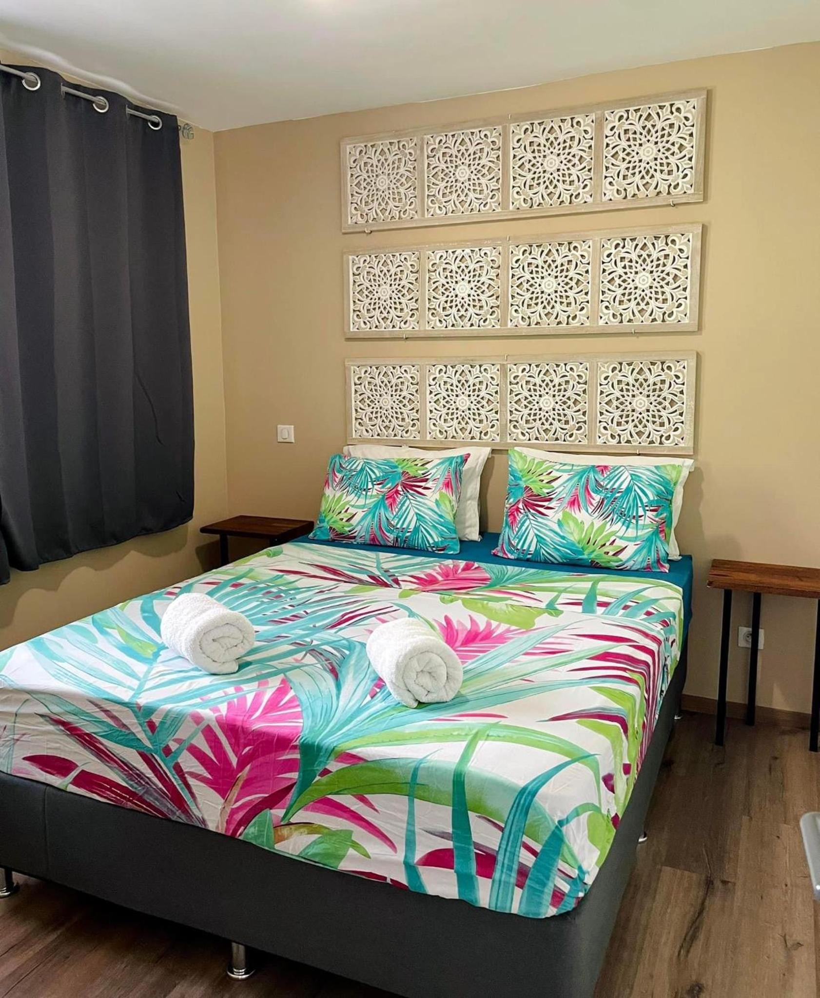 Mat airport apartment