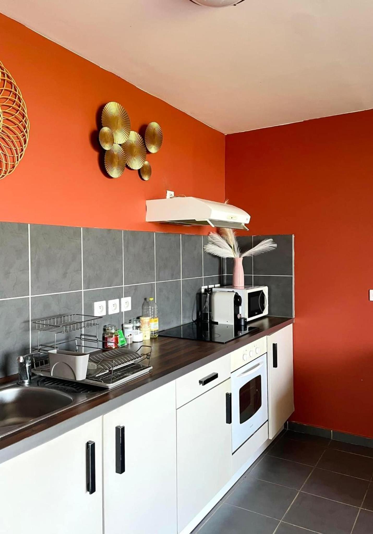 Mat airport apartment