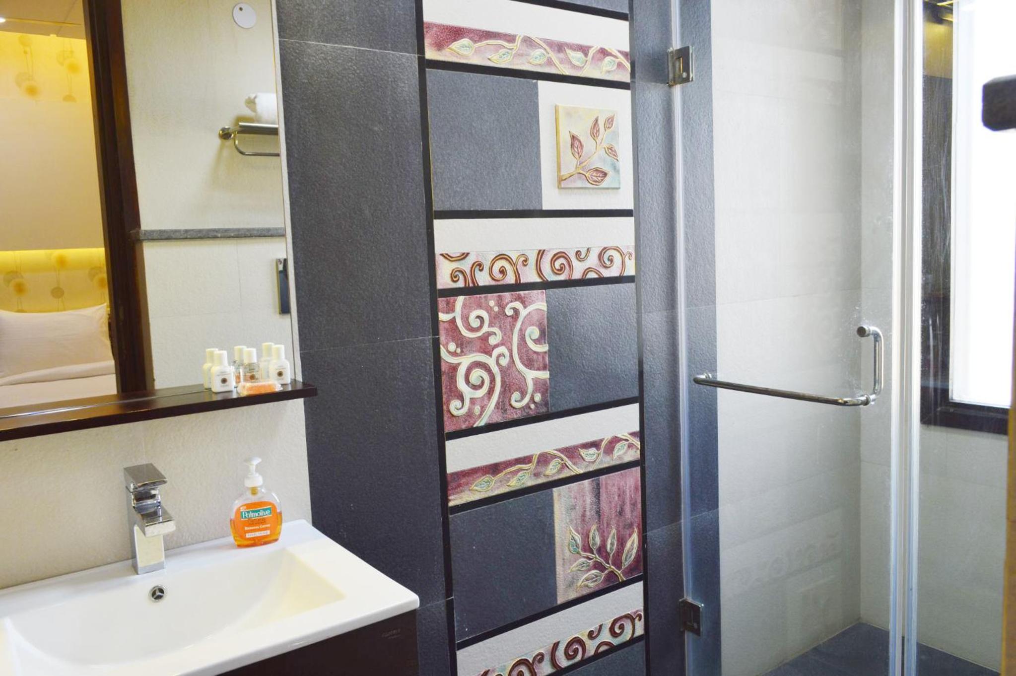 When In Gurgaon - 3 BHK MEDANTA MEDICITY 3 Mins Drive, FORTIS 5 Mins Drive view 5