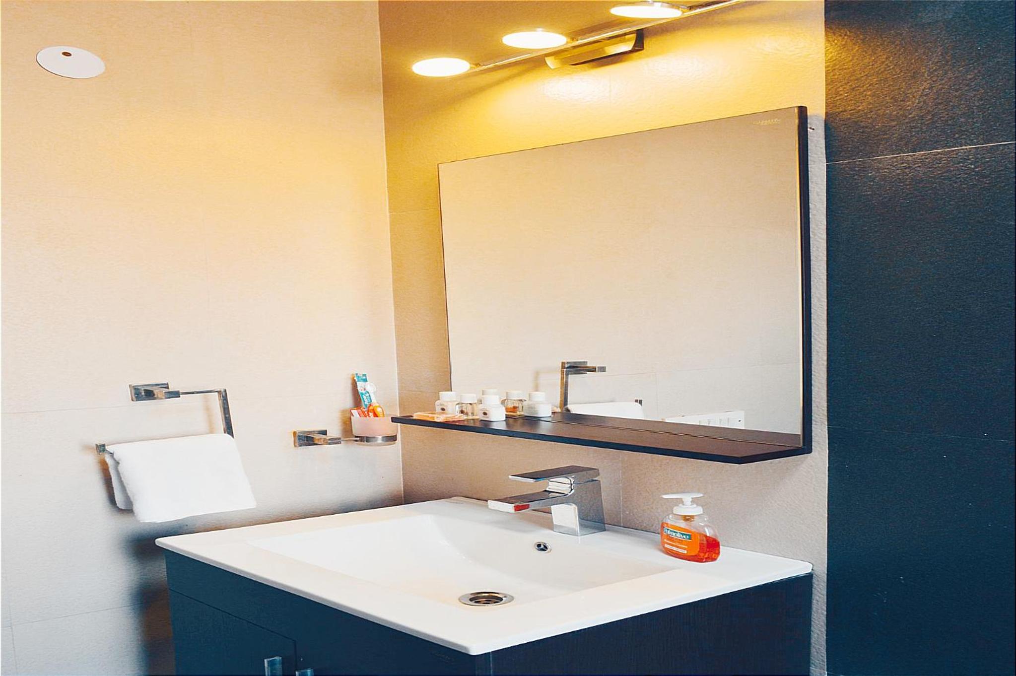 When In Gurgaon - 3 BHK MEDANTA MEDICITY 3 Mins Drive, FORTIS 5 Mins Drive view 2
