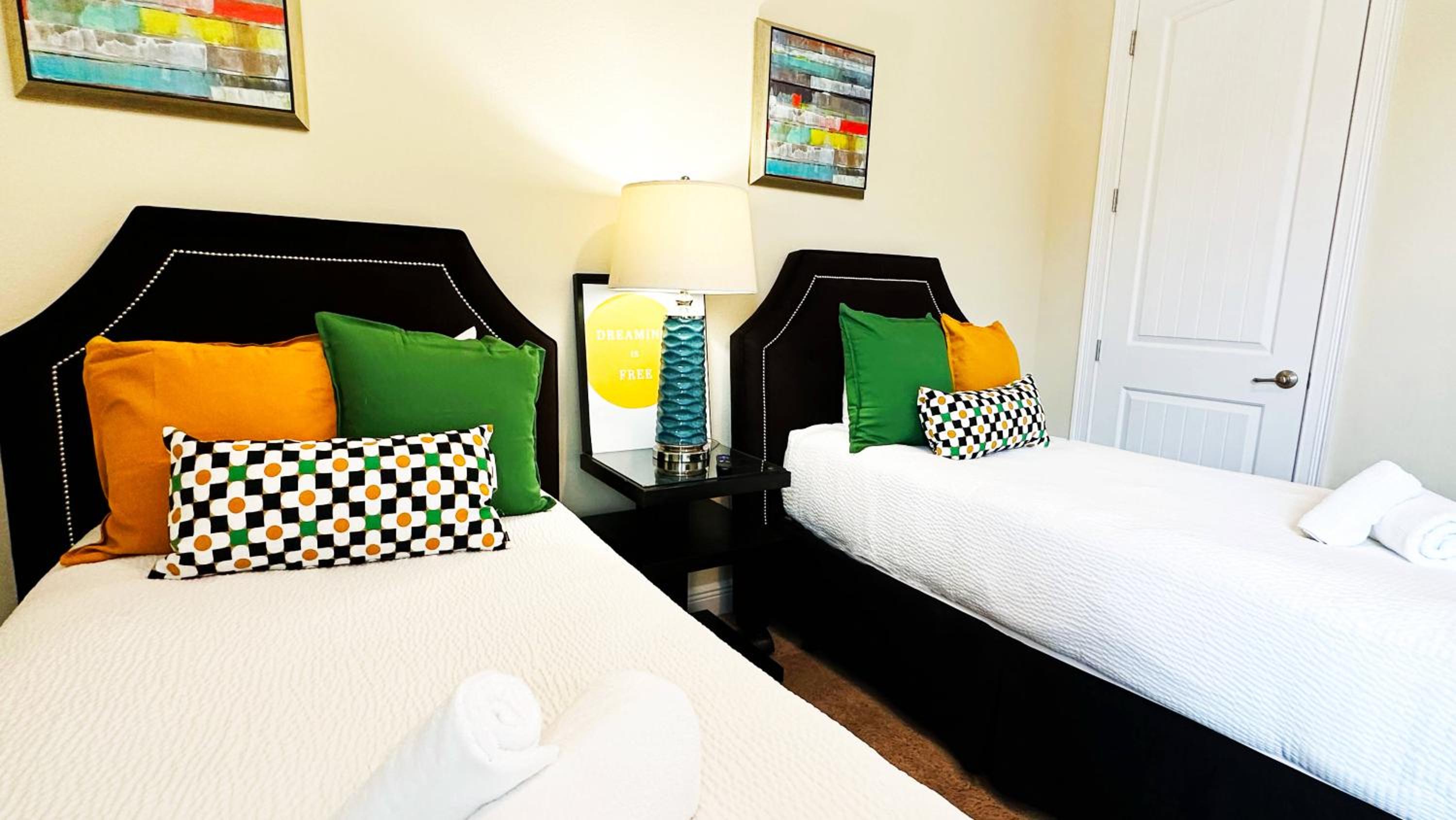 Magical Retreat 11 bd with pool at Encore 2314