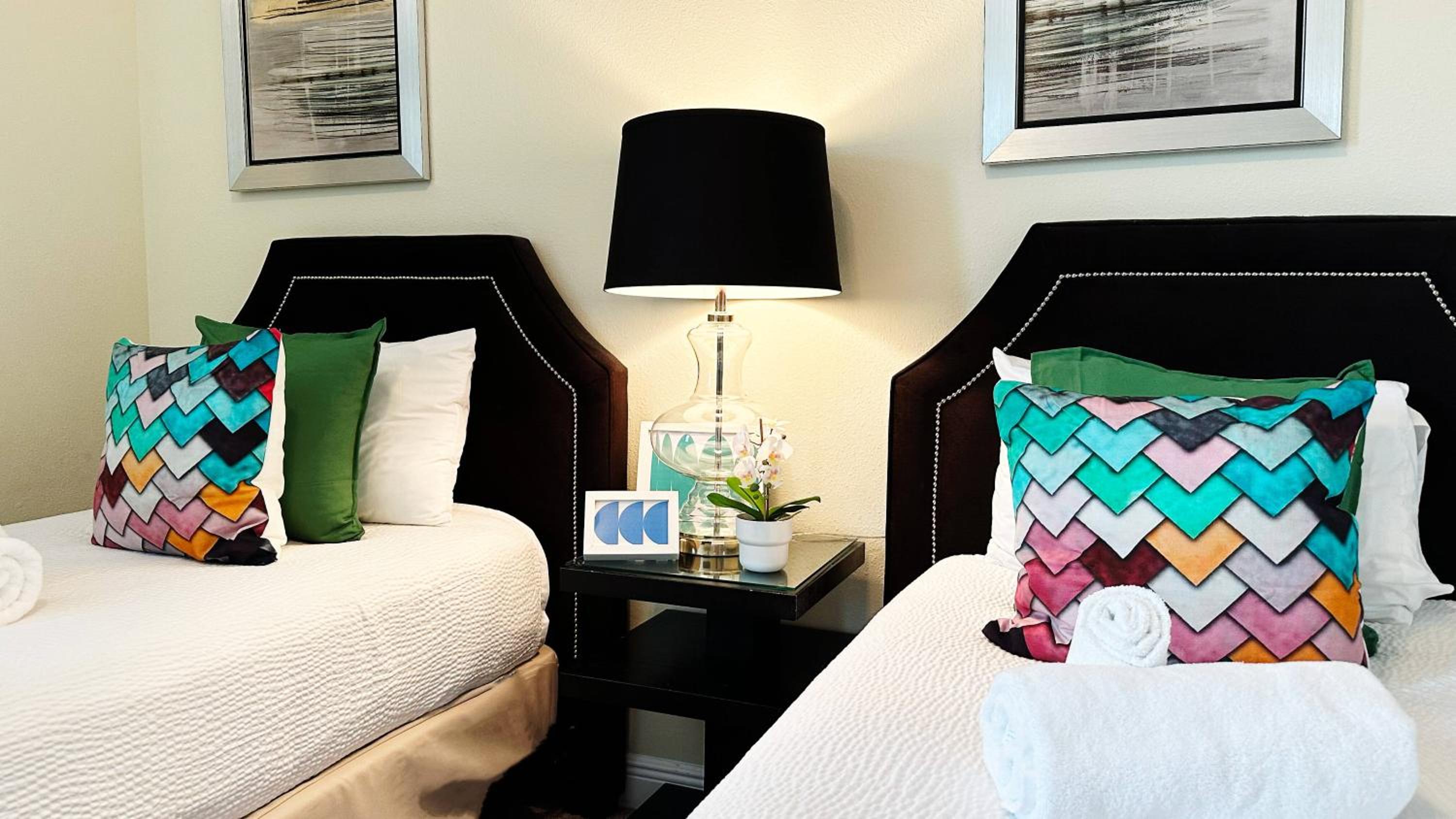 Magical Retreat 11 bd with pool at Encore 2314