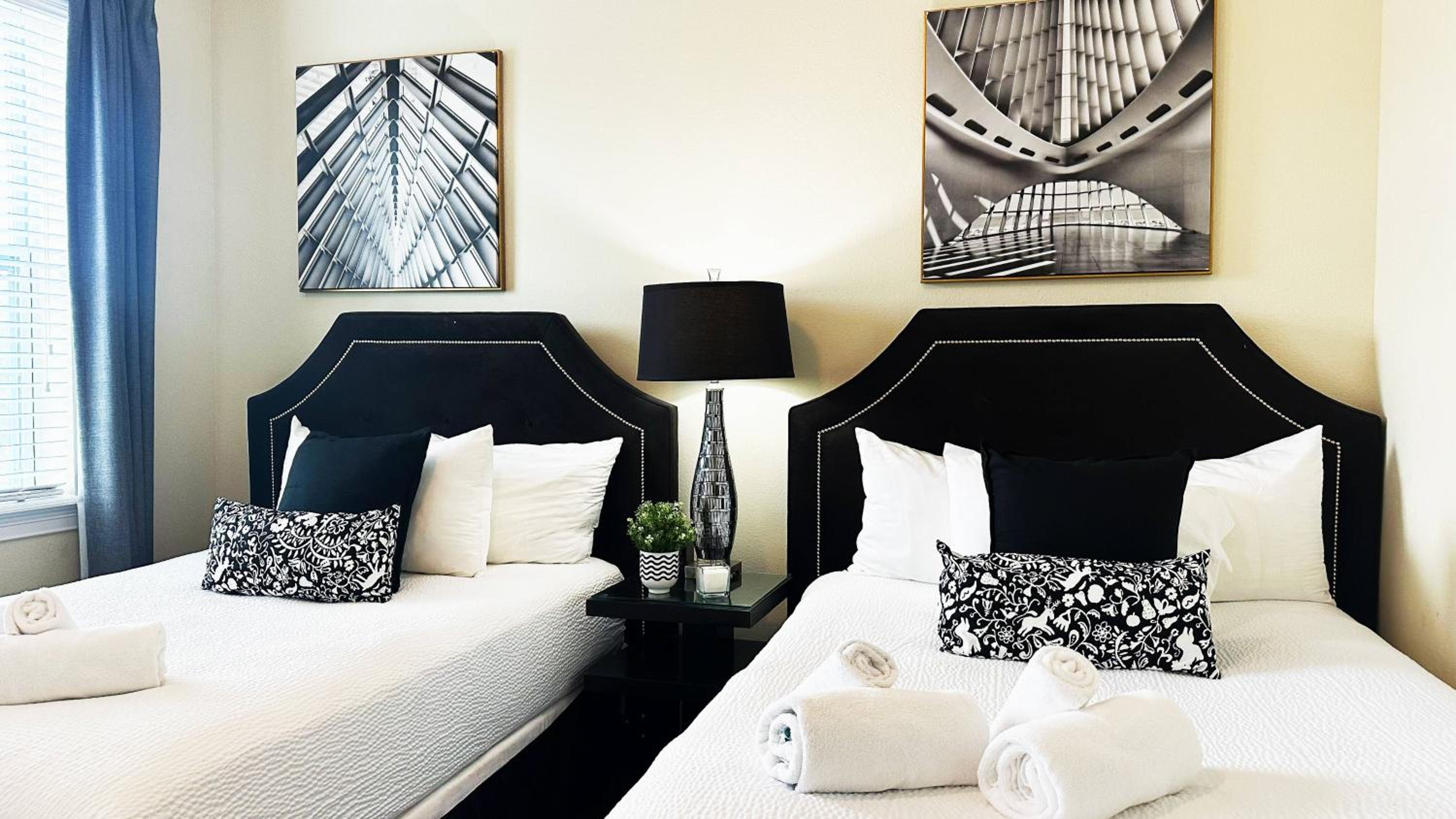 Magical Retreat 11 bd with pool at Encore 2314