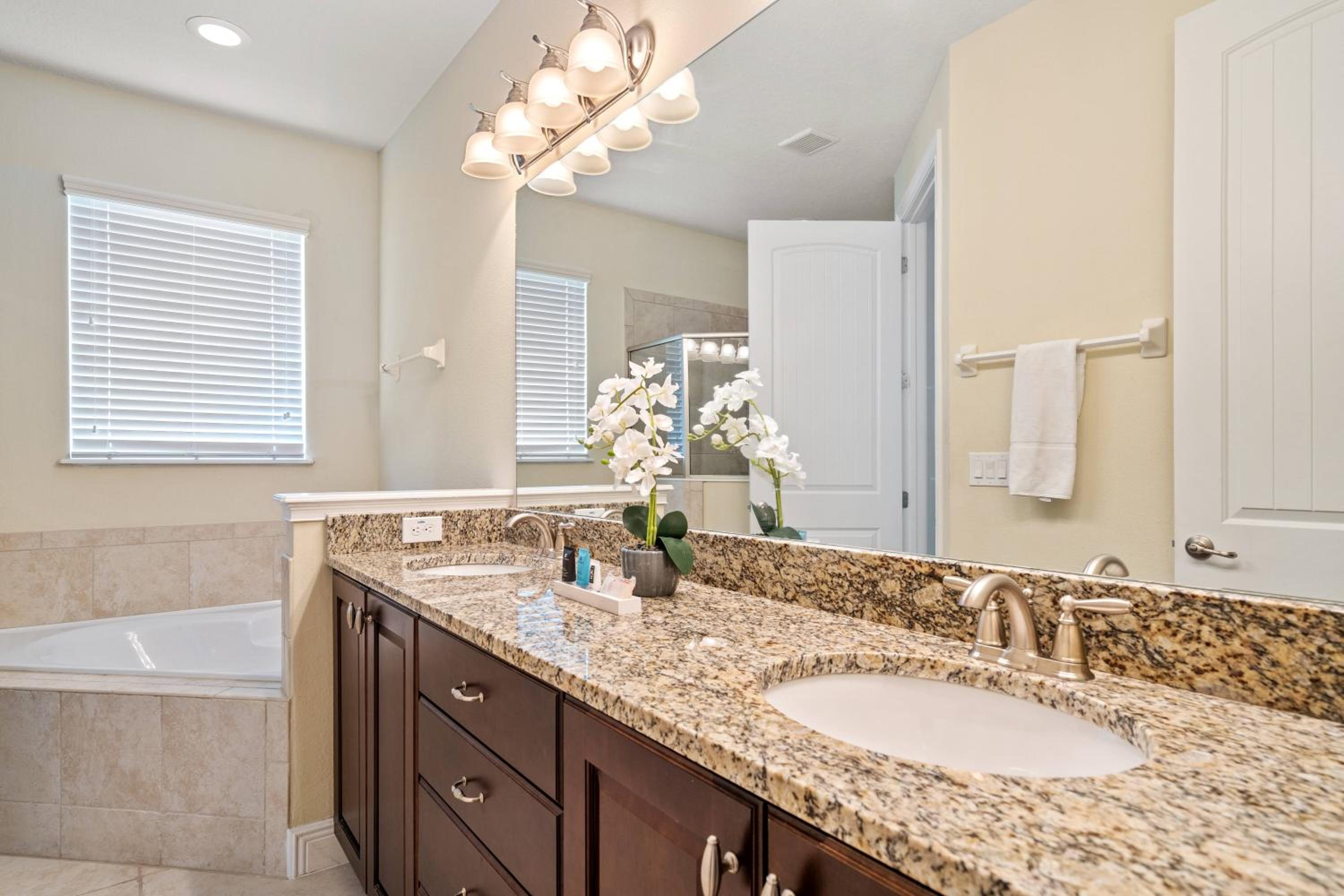 Magical Retreat 11 bd with pool at Encore 2314