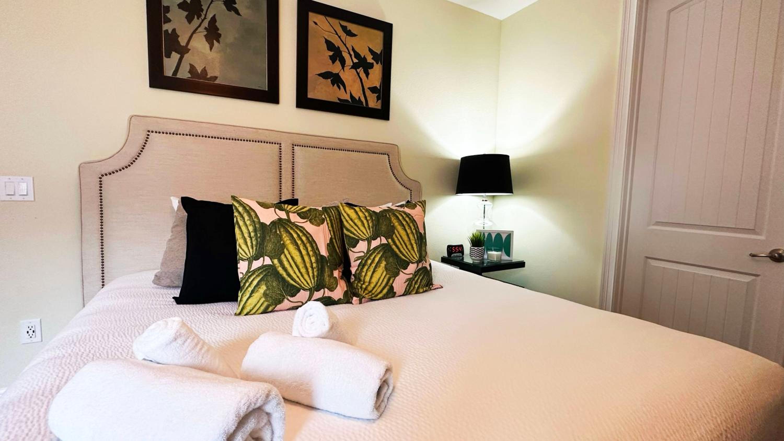 Magical Retreat 11 bd with pool at Encore 2314