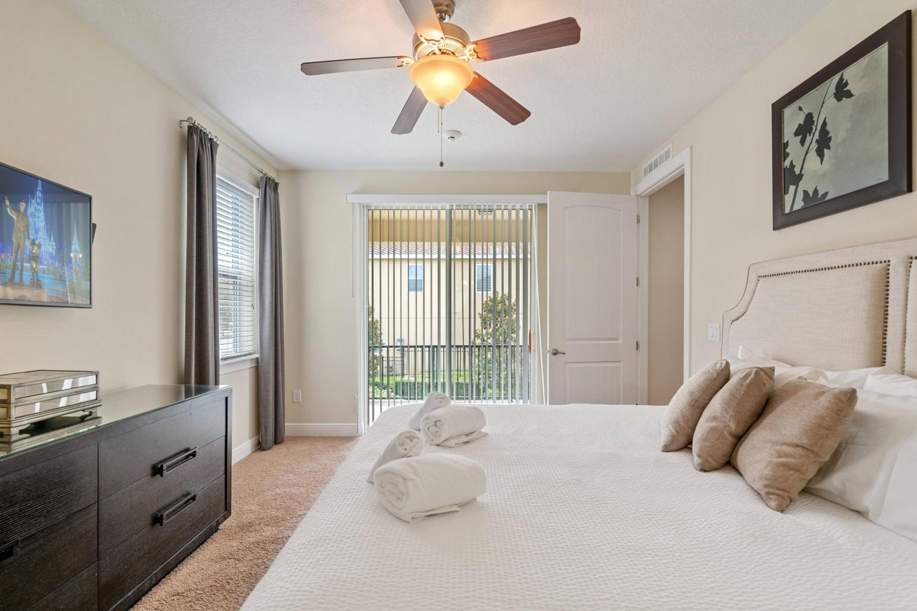 Magical Retreat 11 bd with pool at Encore 2314