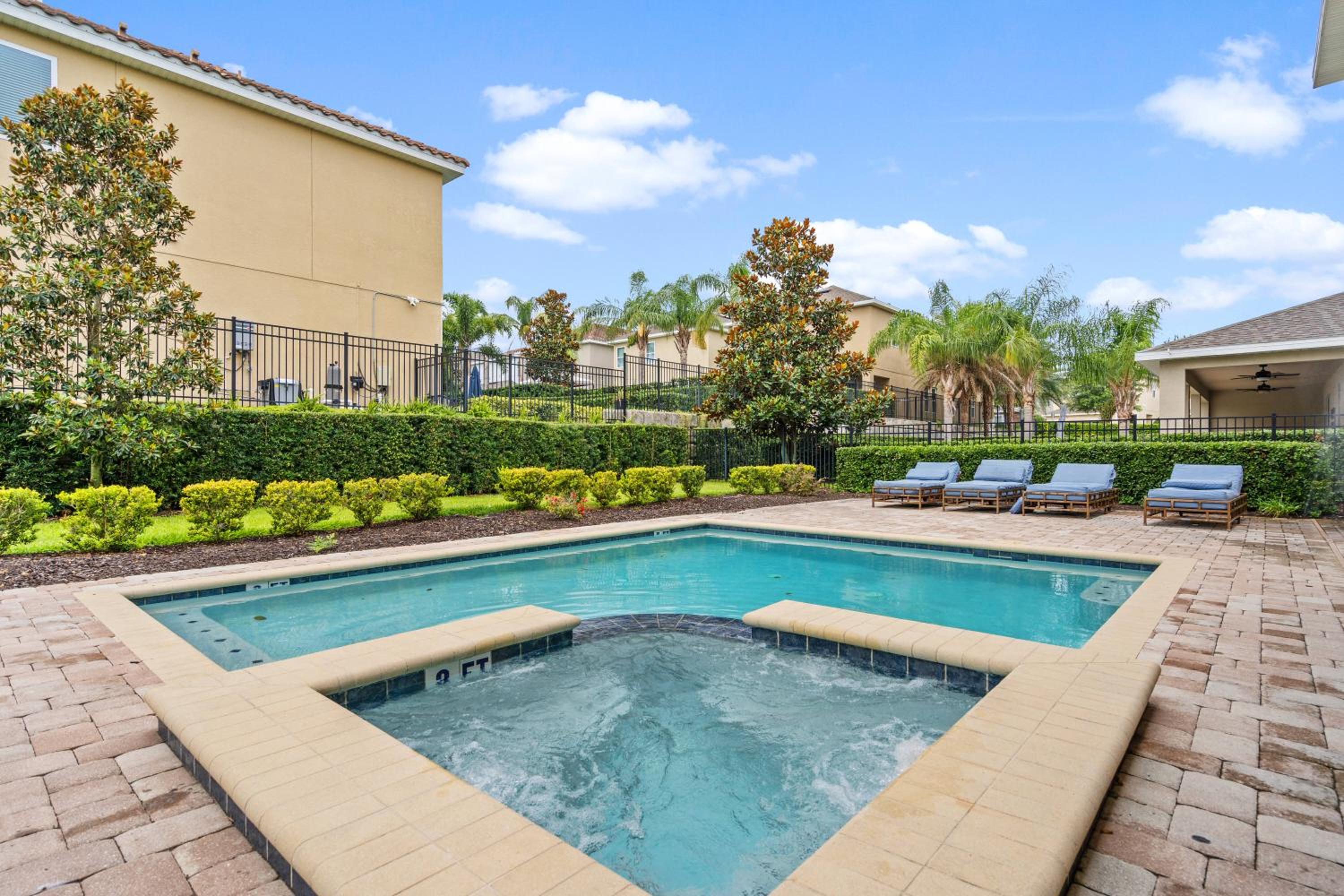 Magical Retreat 11 bd with pool at Encore 2314