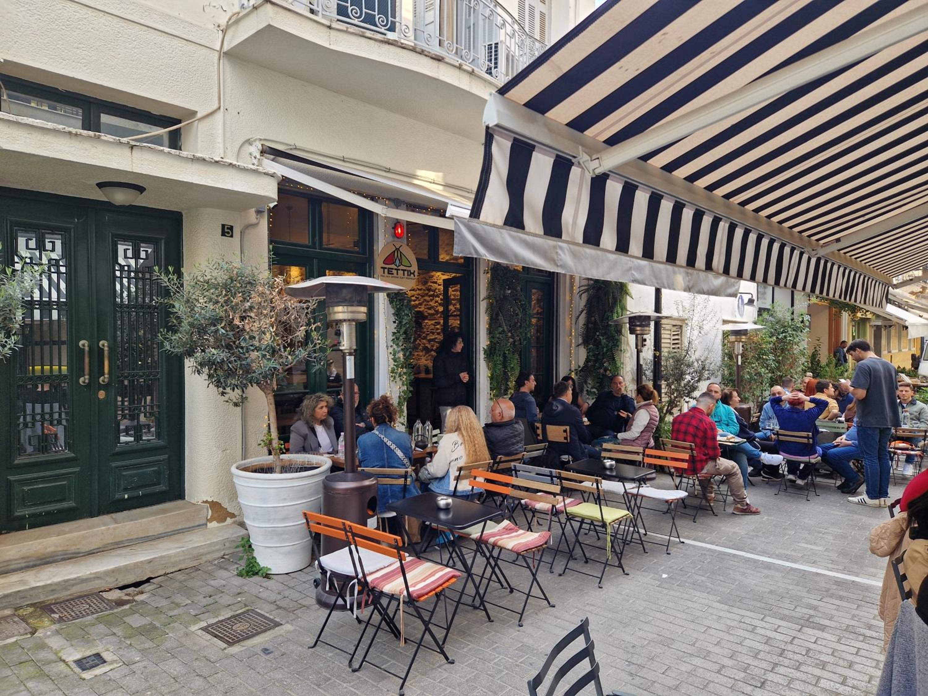 Monastiraki-Psiri, Old Town with spacious court yard
